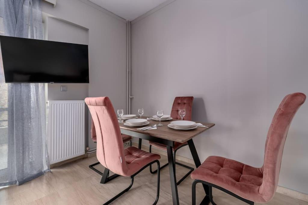 Peaceful 2 Bedroom In Glyfada Center Atene Esterno foto